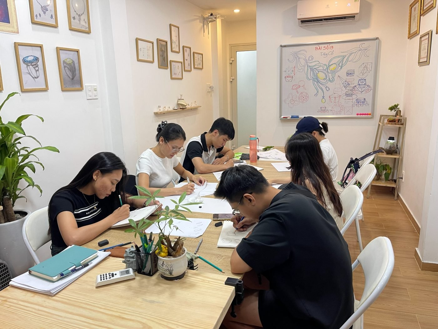 Lớp học chế tác tại xưởng Fu Ying Academy